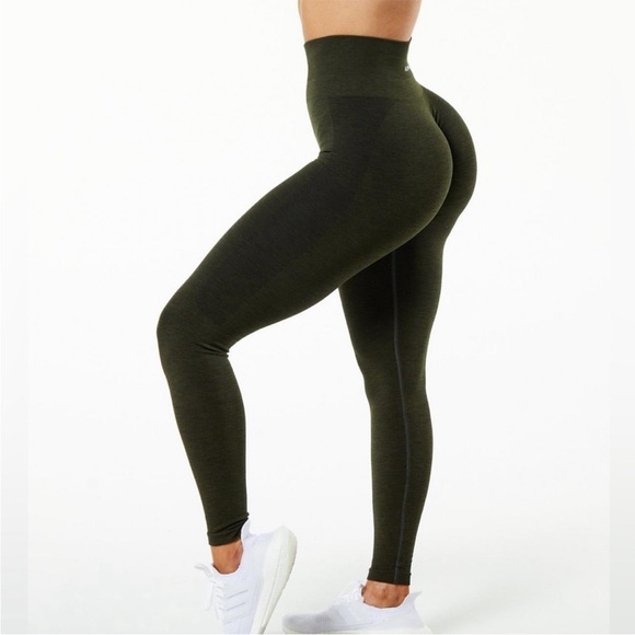 SOLD Alphalete Amplify Butt Scrunch Leggings Evergreen Small - Picture 3 of 8